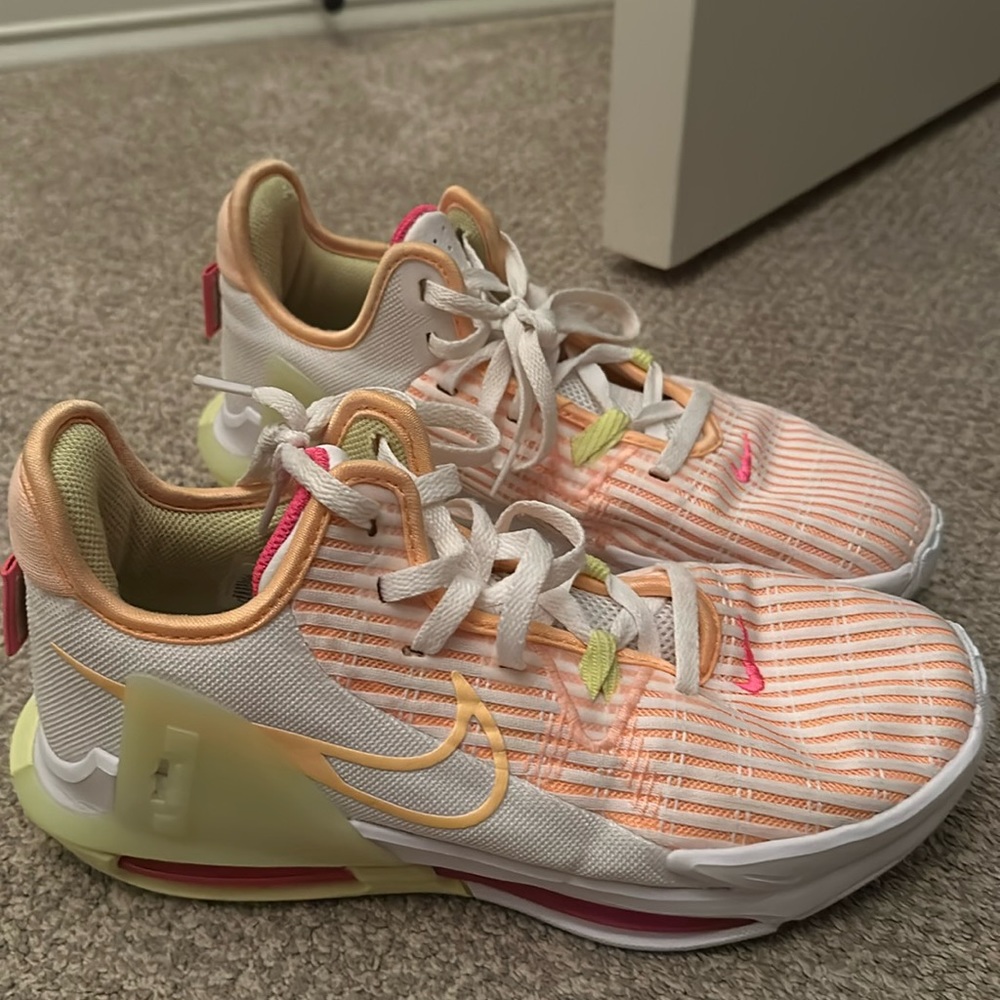 Women’s Volleyball/Basketball Court Shoe